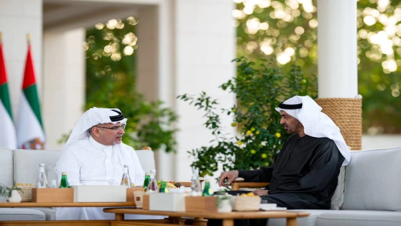 قمة إماراتية بحرينية.. محمد بن زايد يستقبل ولي عهد المنامة لتعزيز التعاون المشترك